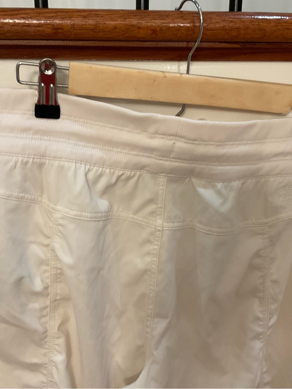 The North Face
Aphrodite 2.0 Water Resistant Drawstring Capri Pants - Picture 7 of 13